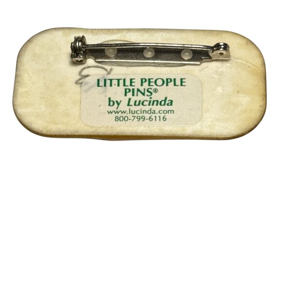 Lucinda Little People Pins Winter Glitter Skater Girl Resin Brooch - Picture 2 of 6